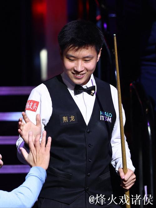 斯诺克上海大师赛:赵心童6-2晋级 下一轮对阵丁俊晖 斯诺克上海大师赛:赵心童6-2晋级 下一轮对阵丁俊晖